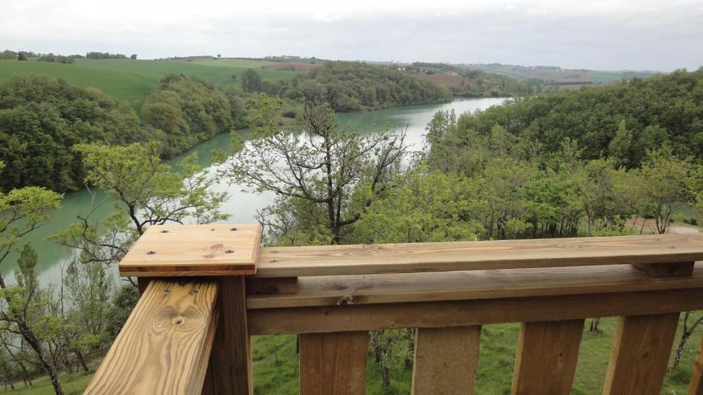 ホテルChalet Domaine De Combe Ramond Veilhes 部屋 写真